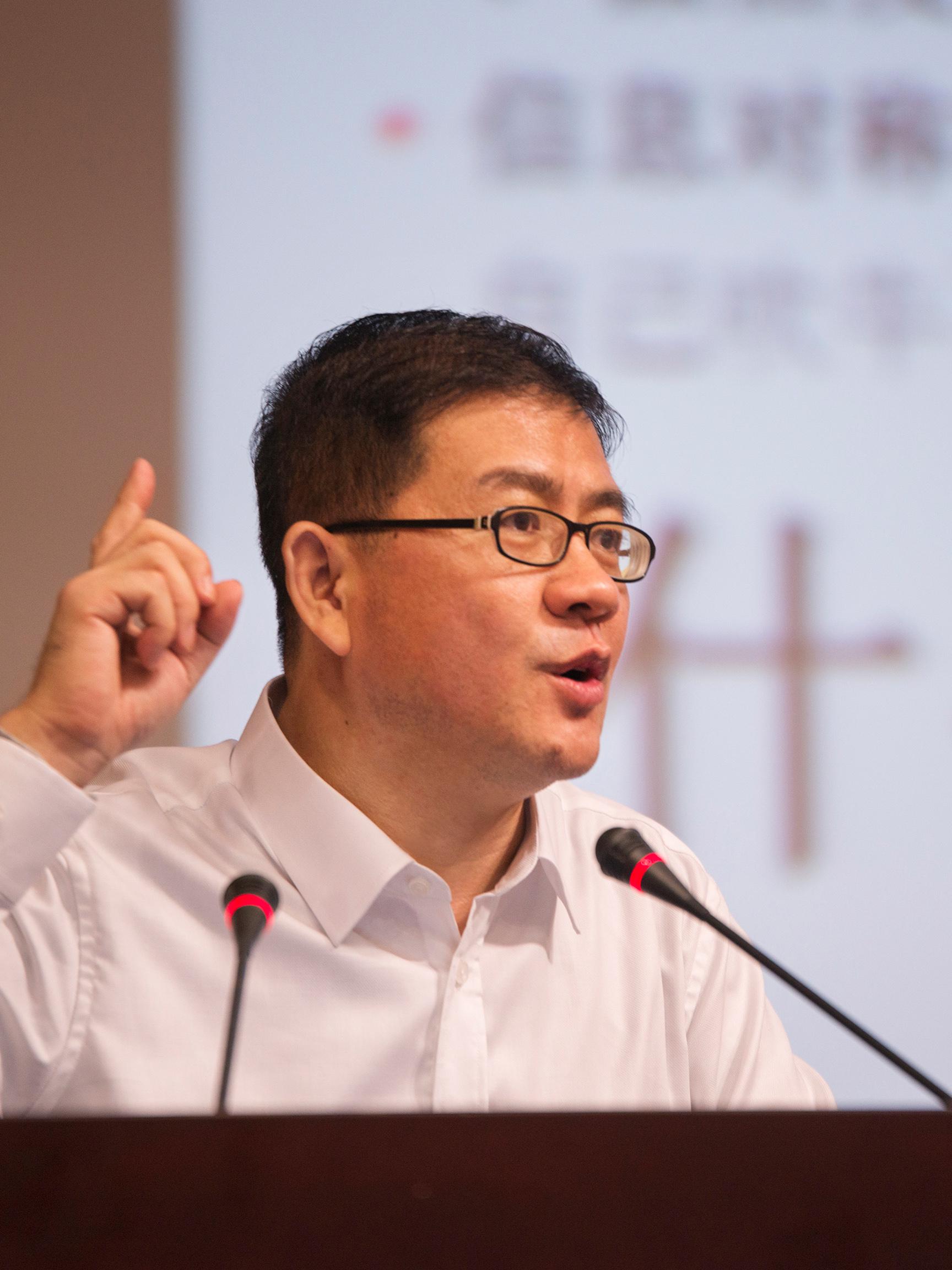 李易洲